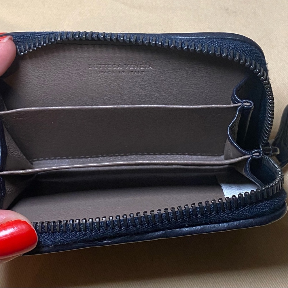 Bottega Veneta Zipped Card Case - Picture 4 of 15